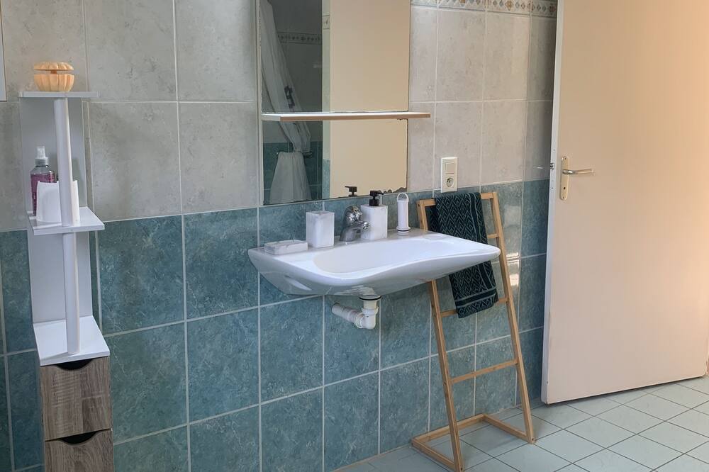 Photo of Bathroom in Gourdon