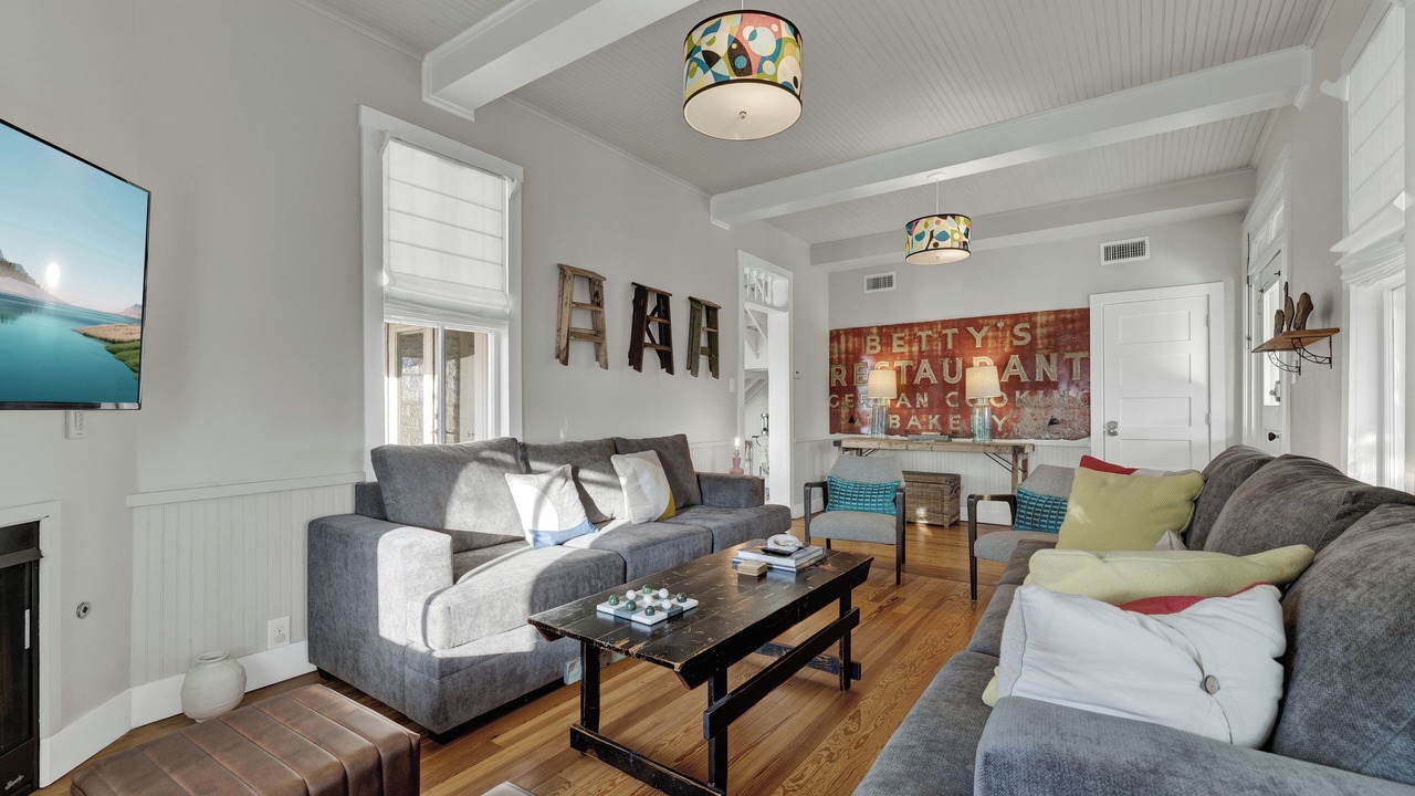 Photo of Livingroom in Harper