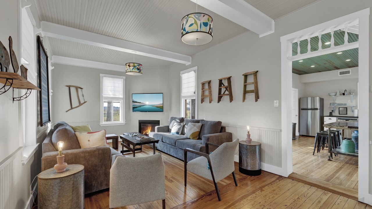 Photo of Livingroom in Harper