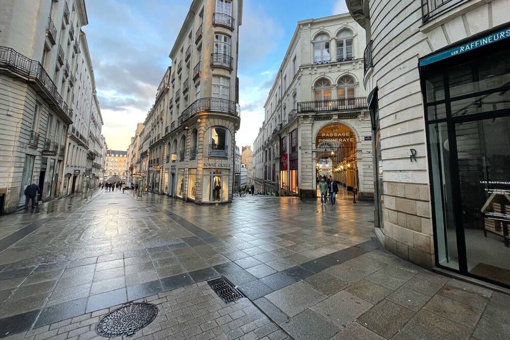 Photo of Outdoor in Graslin - Commerce