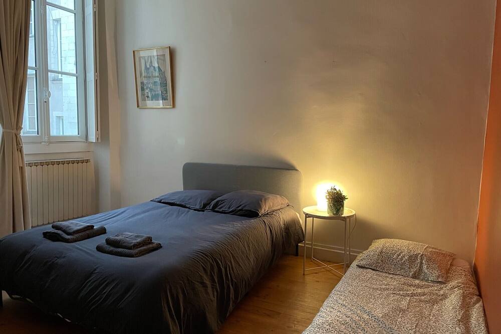 Photo of Bedroom in Graslin - Commerce
