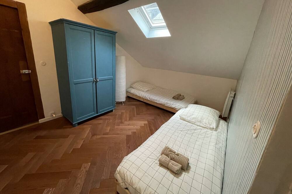 Photo of Bedroom in Graslin - Commerce