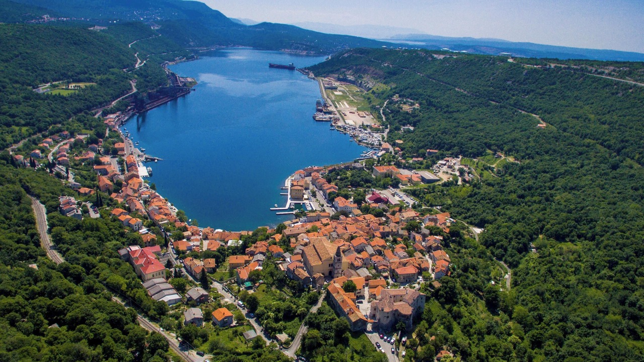 Photo of Outdoor in Bakar