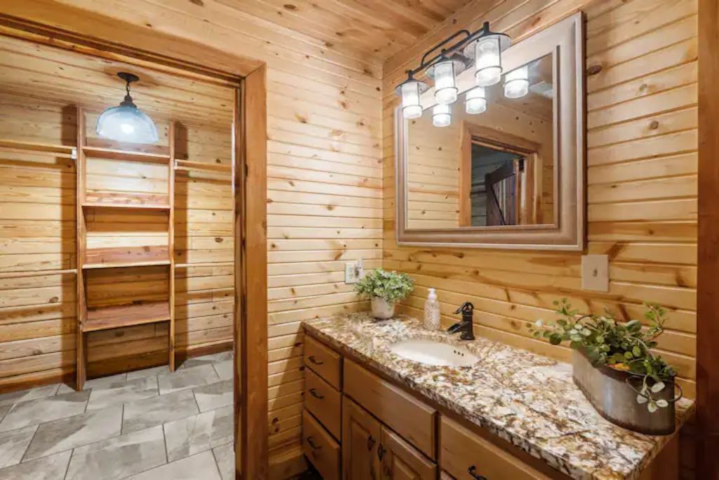 Photo of Bathroom in Doniphan