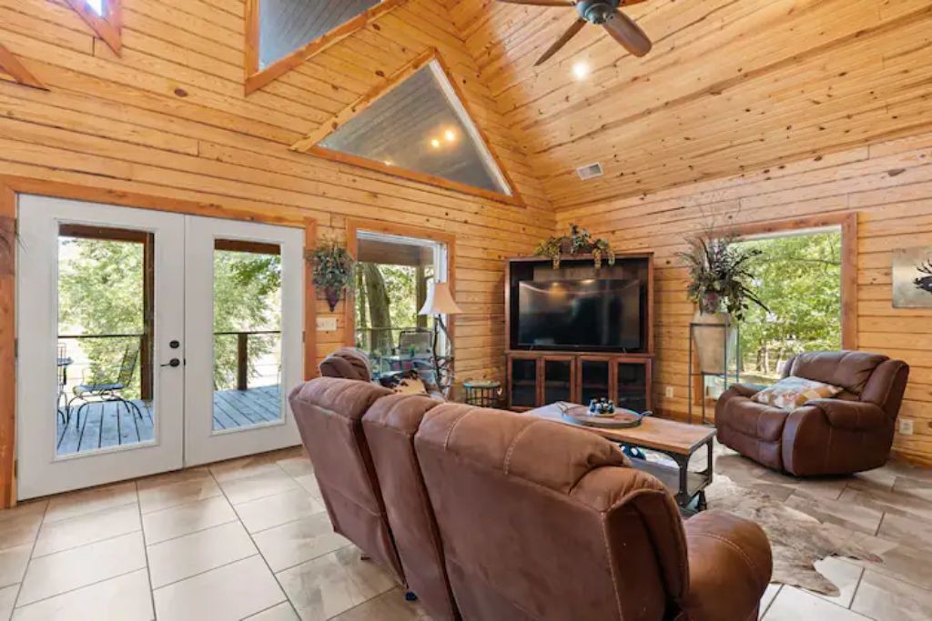 Photo of Livingroom in Doniphan