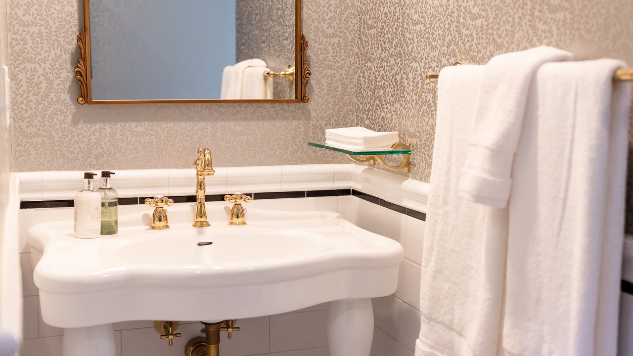 Photo of Others in Thompson