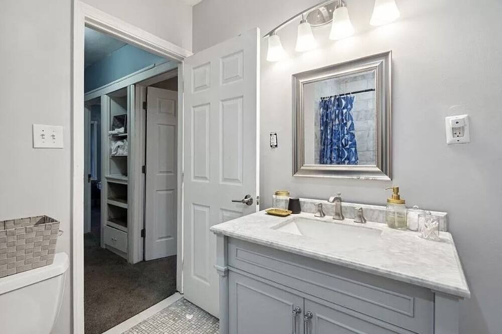 Photo of Bathroom in Grosse Pointe