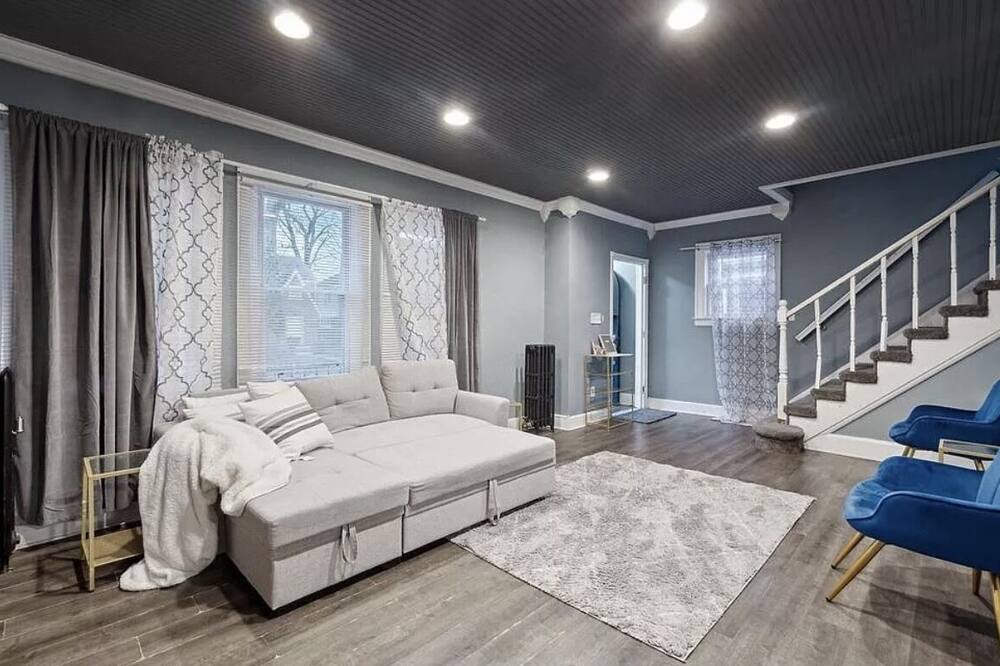 Photo of Livingroom in Grosse Pointe