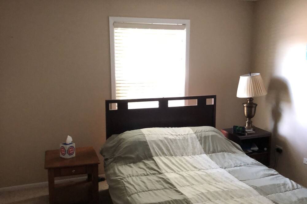 Photo of Bedroom in Wood Dale