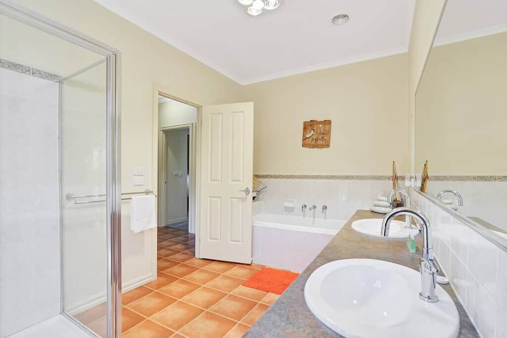 Photo of Others in Darley