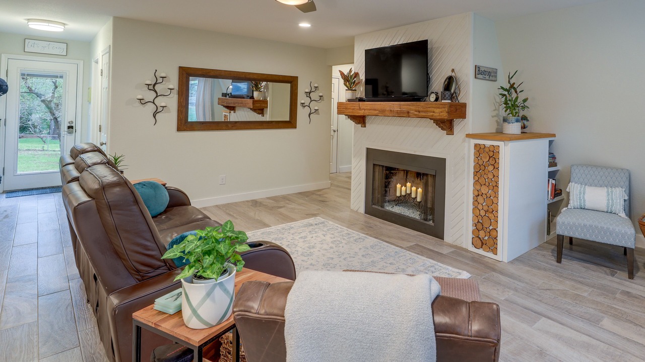 Photo of Livingroom in Bastrop