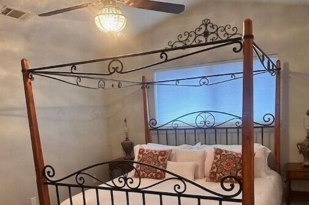 Photo of Bedroom in Morgans Point Resort