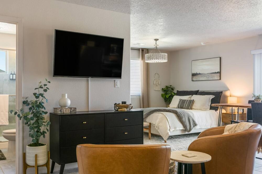 Photo of Livingroom in Mesa Del Sol Innovation Park