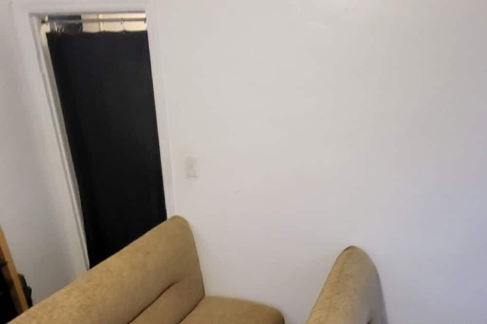 Photo of Livingroom in Glen Burnie