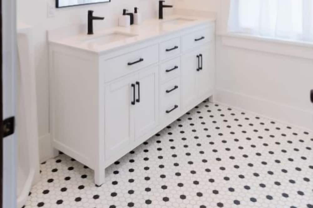 Photo of Bathroom in Rockbridge Baths