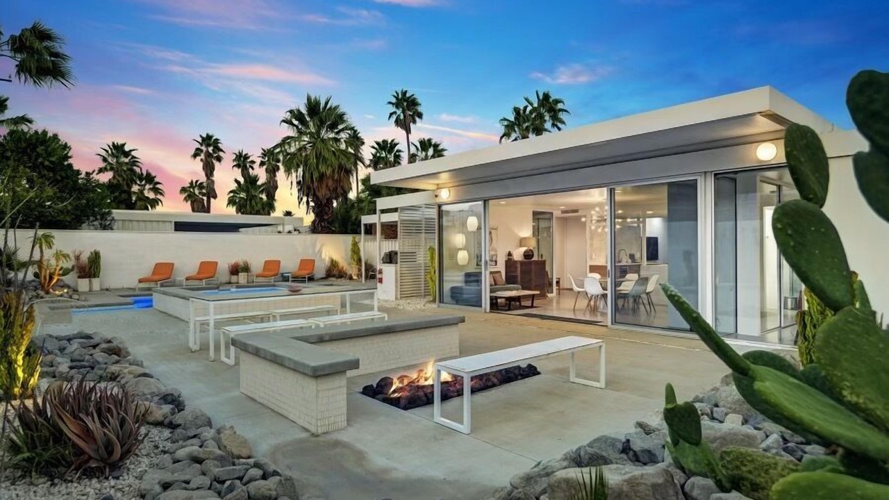 Photo of Outdoor in Racquet Club Estates