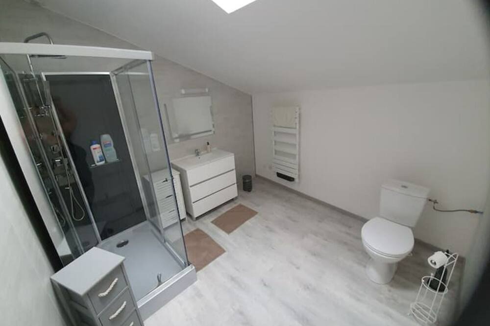 Photo of Bathroom in Fains-Veel