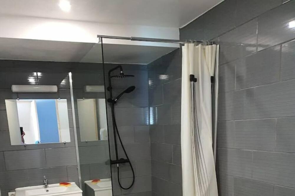 Photo of Bathroom in Fains-Veel