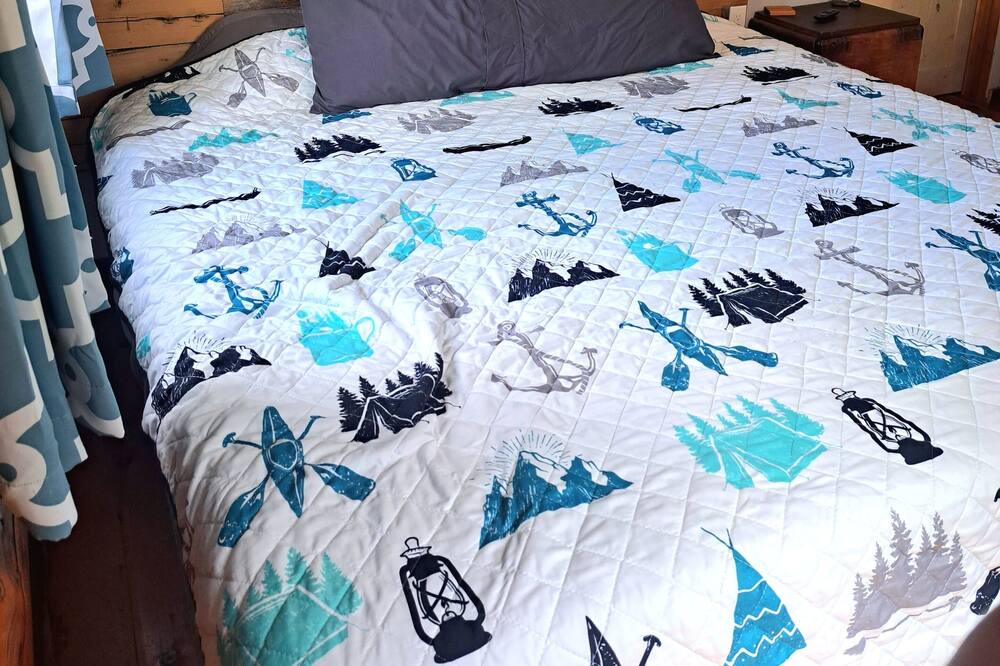 Photo of Bedroom in Gores Landing