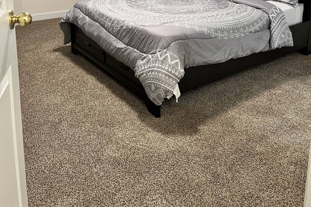 Photo of Bedroom in Lake Arbor