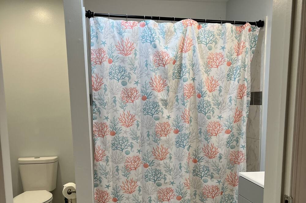 Photo of Bathroom in Lake Arbor