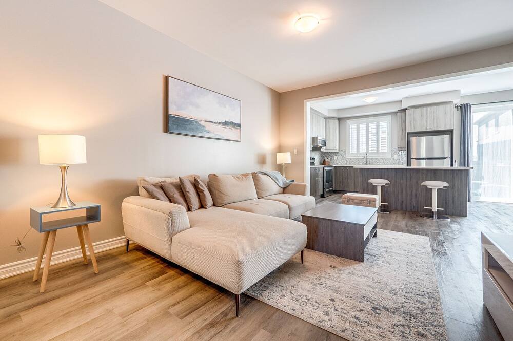 Photo of Livingroom in Milton