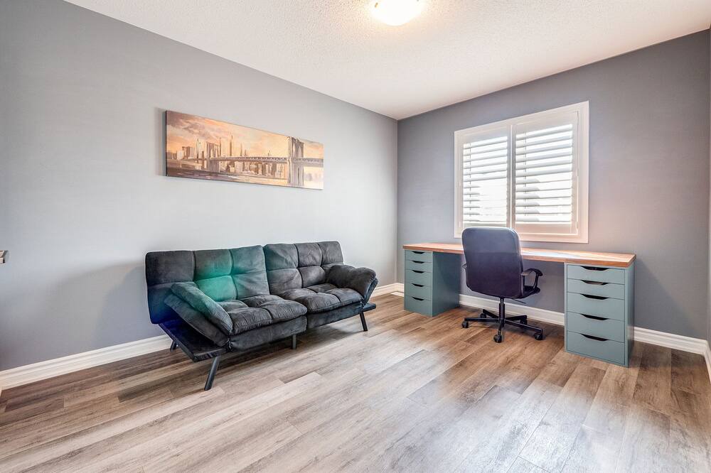 Photo of Livingroom in Milton