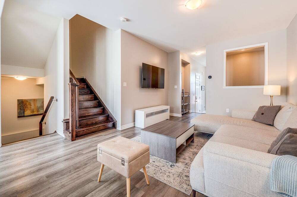 Photo of Livingroom in Milton