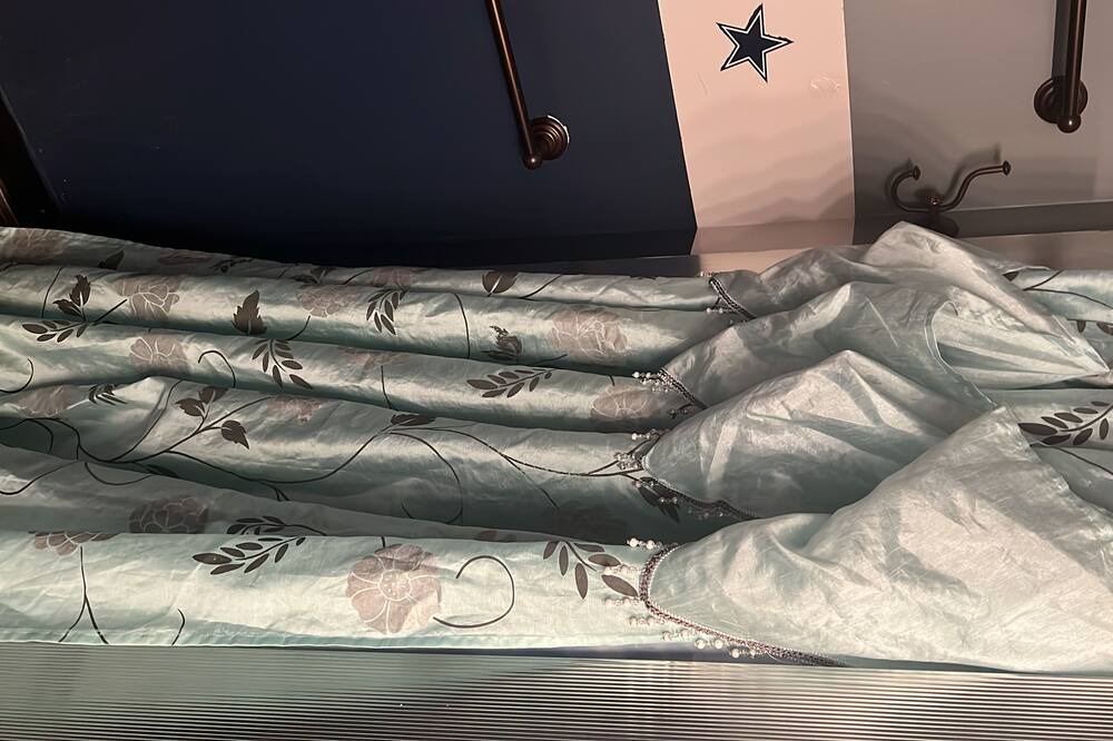 Photo of Others in Linden