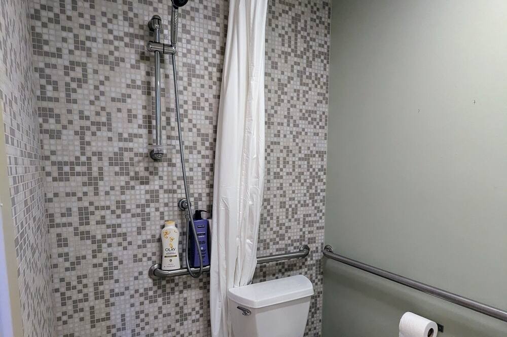 Photo of Bathroom in North Beach/Blue Ridge