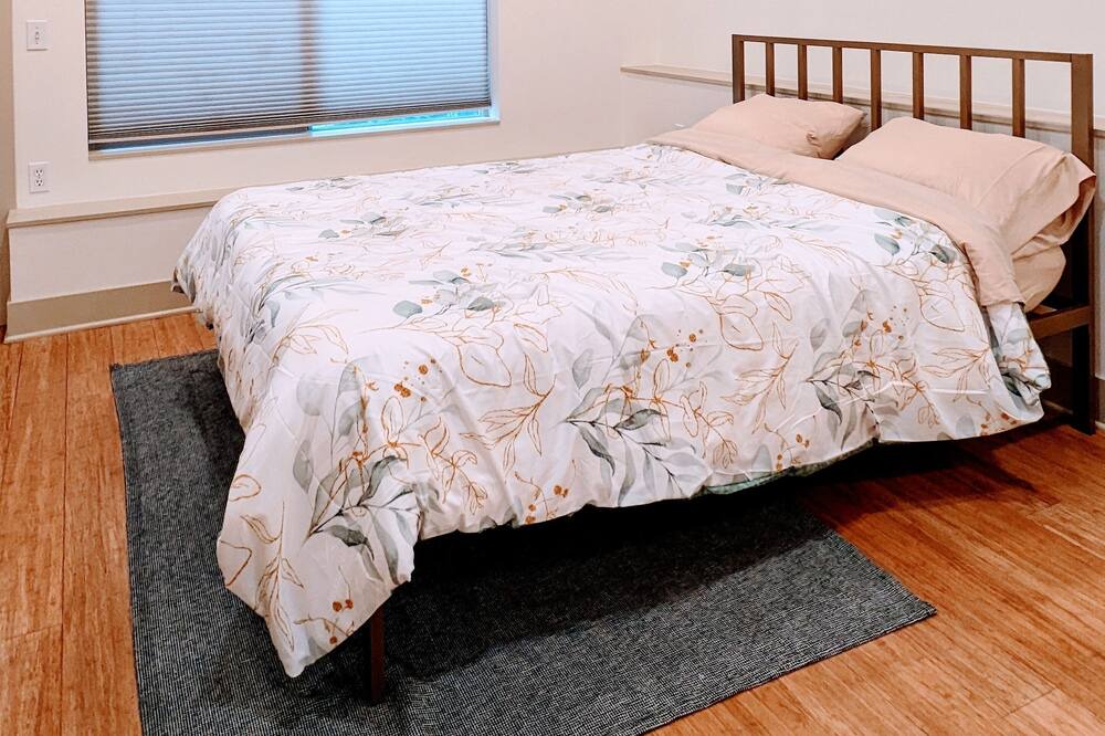 Photo of Bedroom in North Beach/Blue Ridge