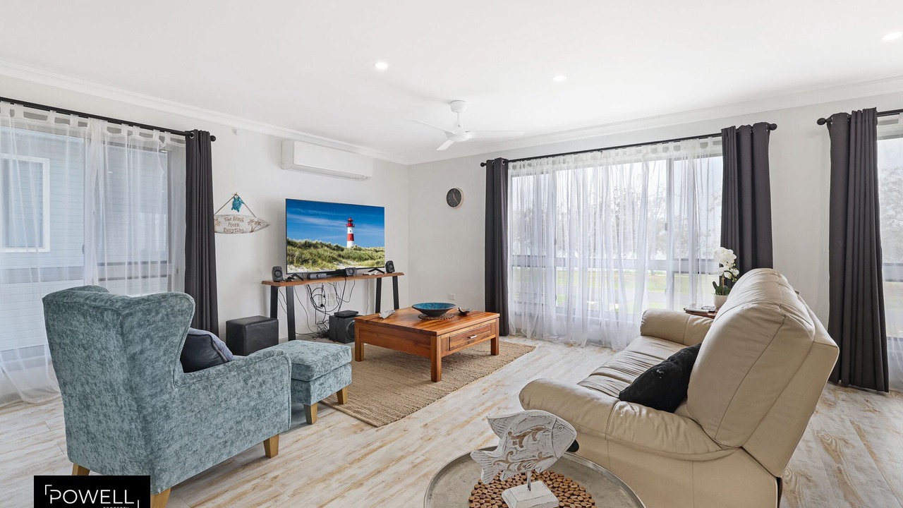 Photo of Livingroom in Burnett Heads