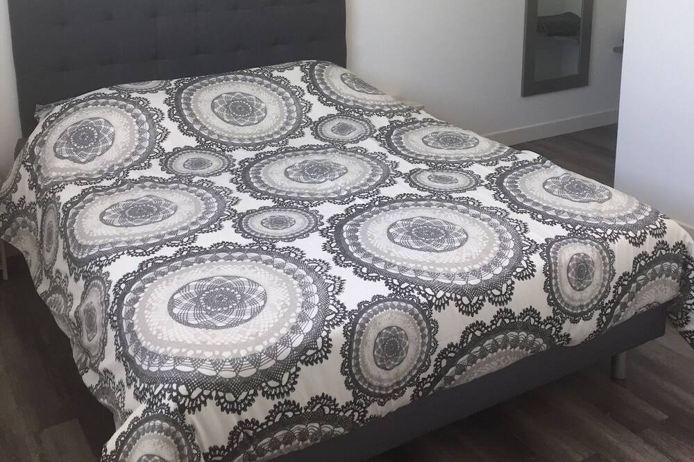 Photo of Bedroom in Ludon-Medoc