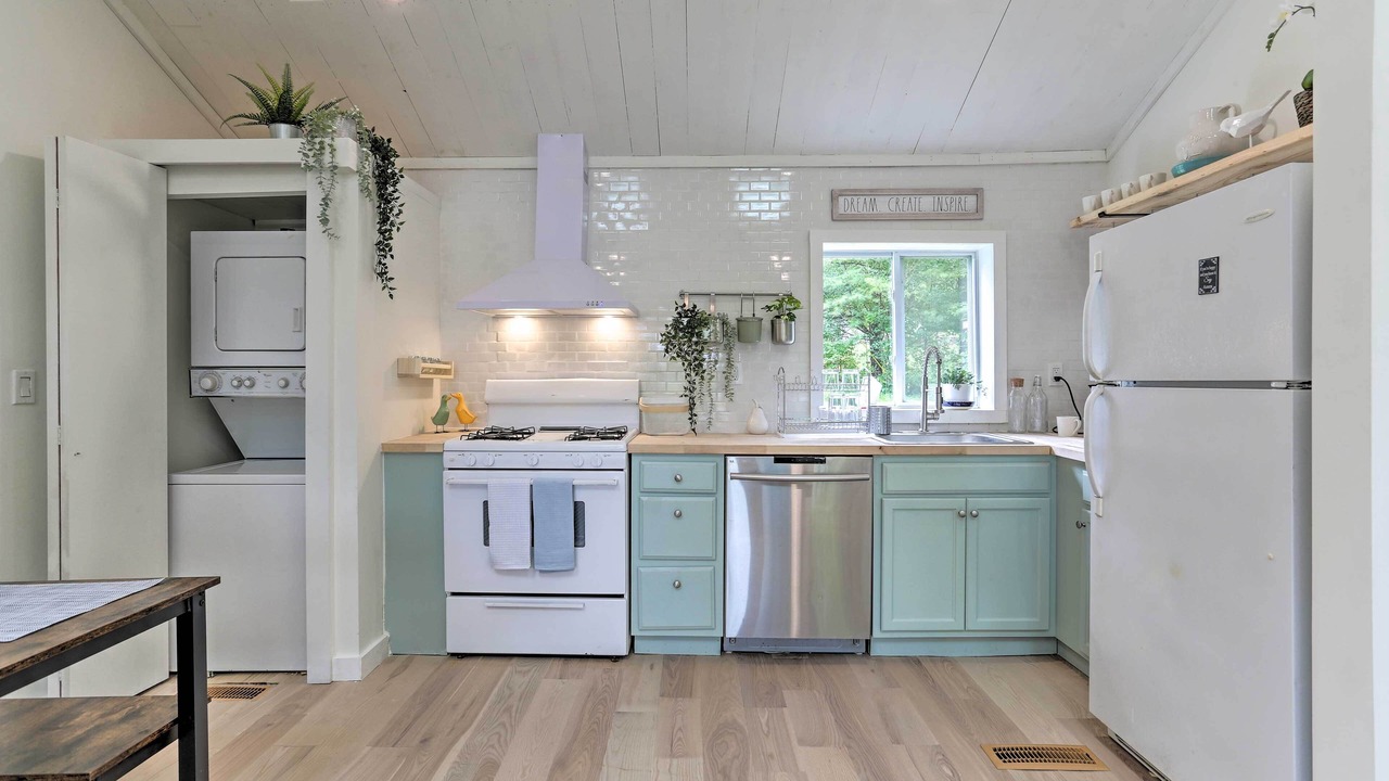 Photo of Kitchen in Swan Lake