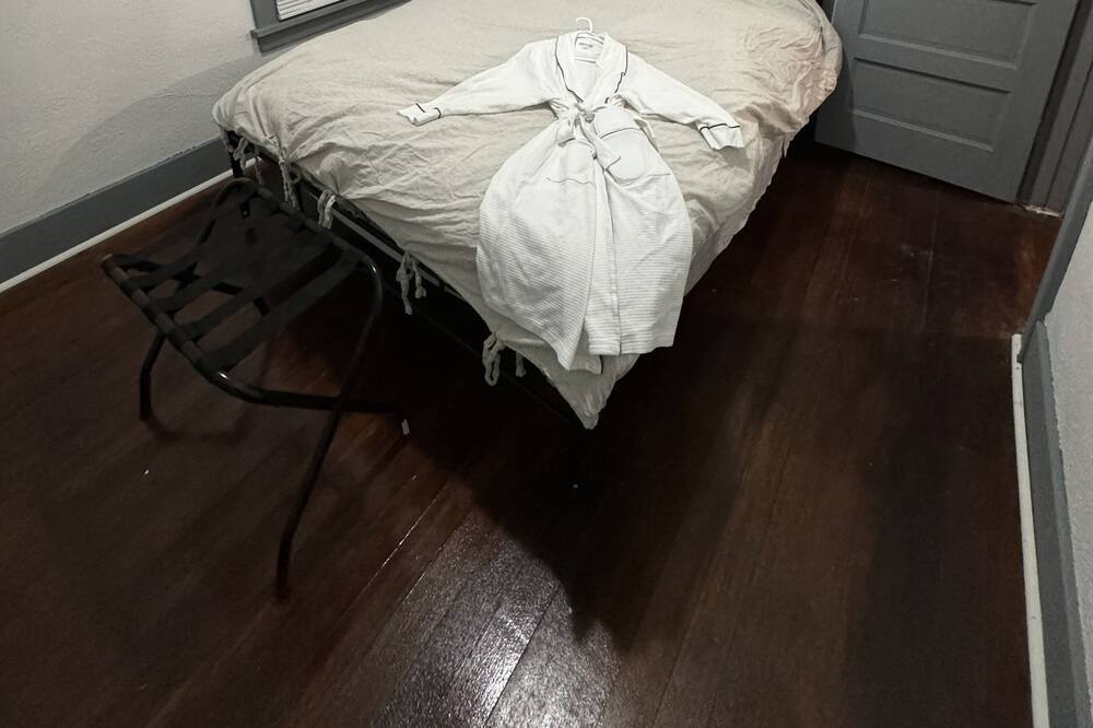 Photo of Bedroom in Frontier County