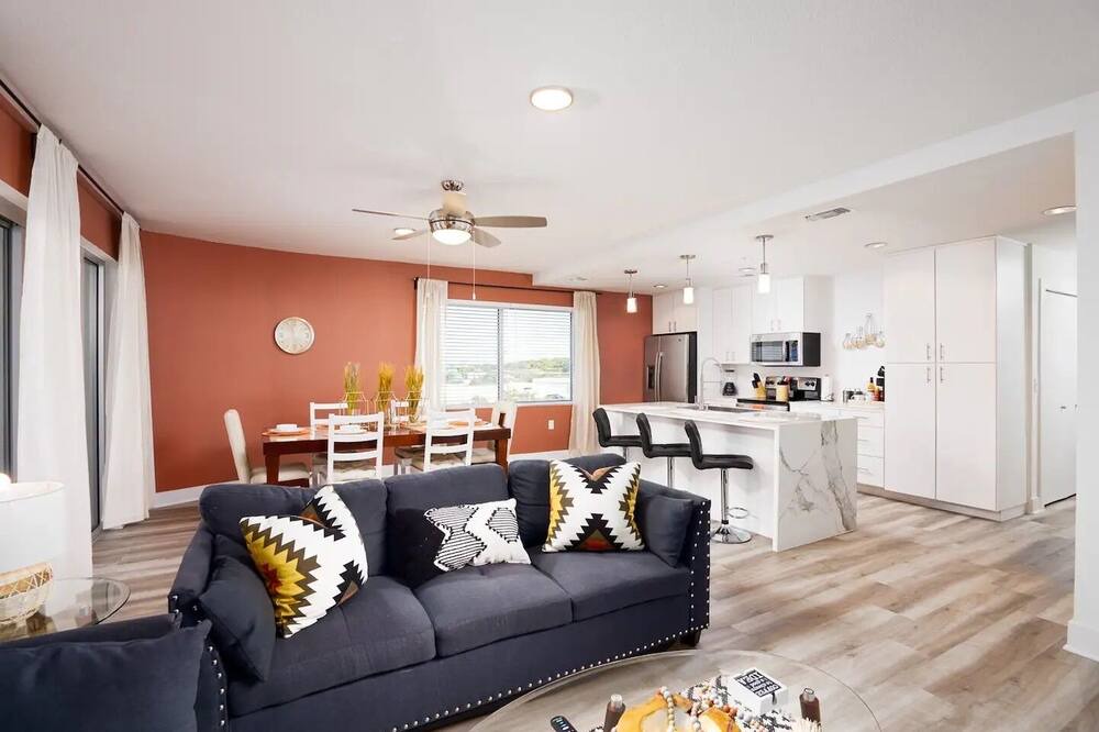 Photo of Livingroom in Medical Center District