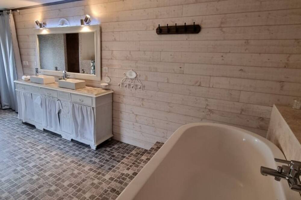 Photo of Others in Gauriaguet