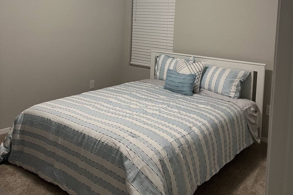 Photo of Bedroom in Elgin
