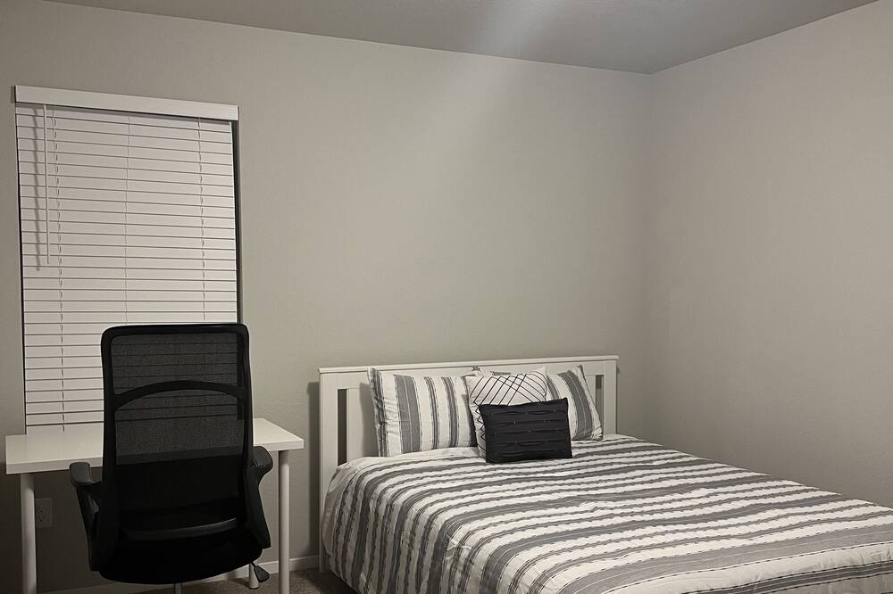 Photo of Bedroom in Elgin