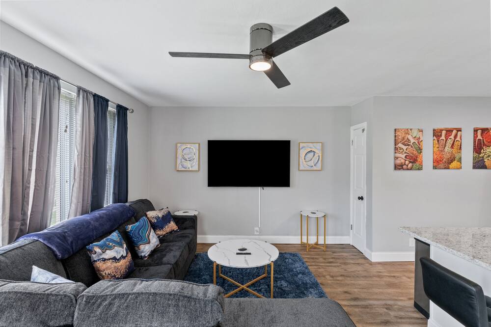 Photo of Livingroom in Richmond Heights