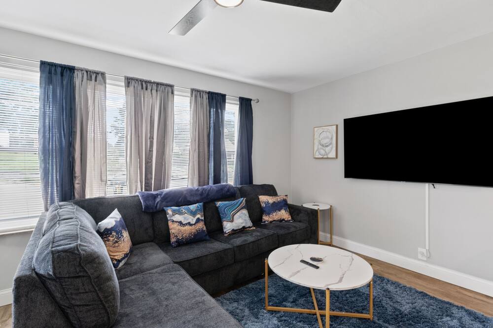 Photo of Livingroom in Richmond Heights