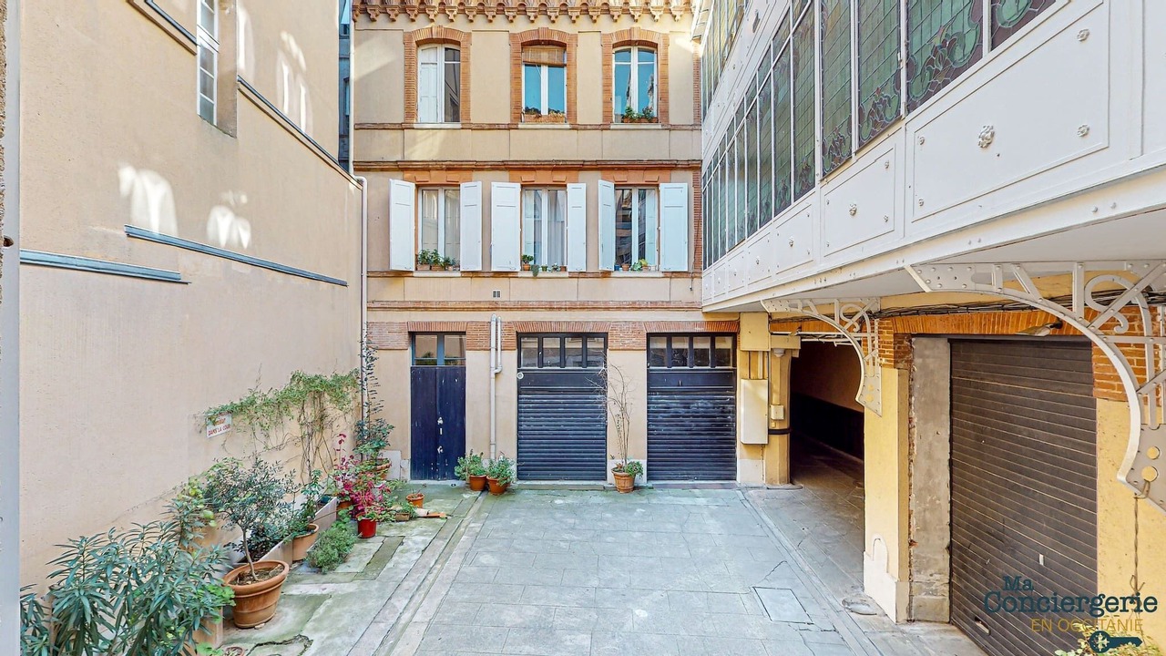 Photo of Outdoor in Carmes