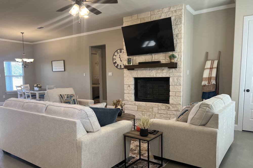 Photo of Livingroom in Morgan Mill