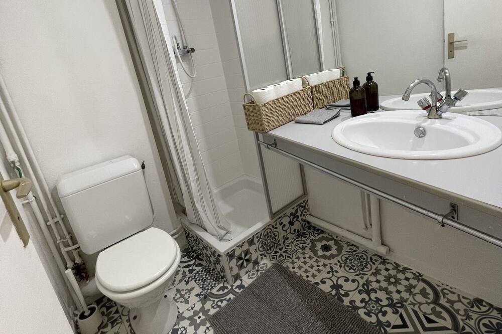 Photo of Bathroom in Noisy-le-Grand