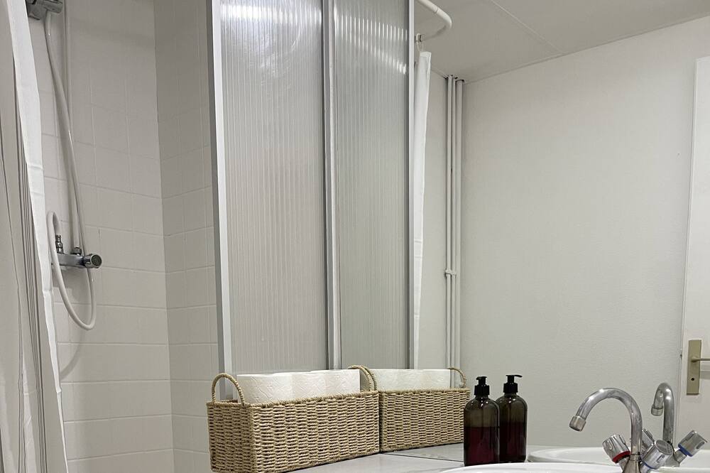 Photo of Bathroom in Noisy-le-Grand
