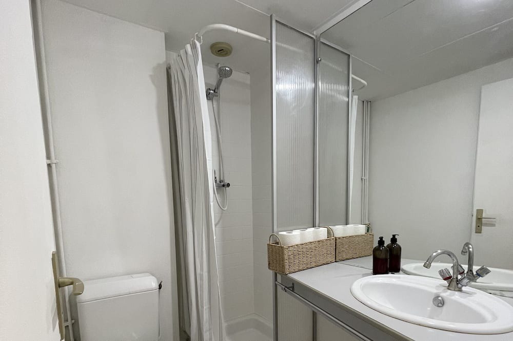 Photo of Bathroom in Noisy-le-Grand