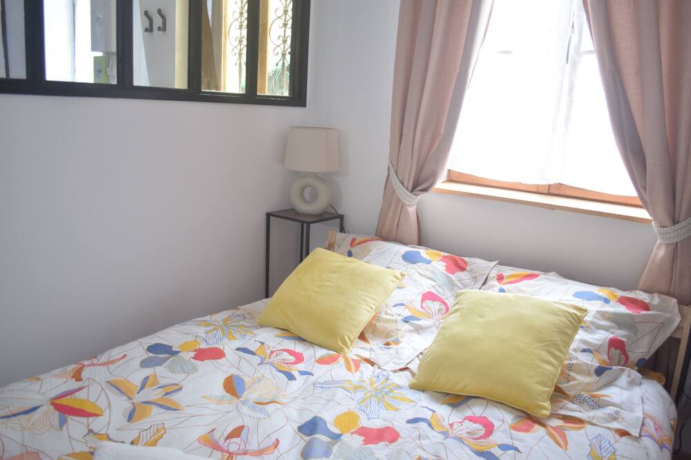 Photo of Bedroom in Pont-Audemer
