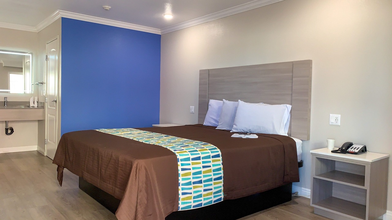 Photo of Bedroom in Victorville