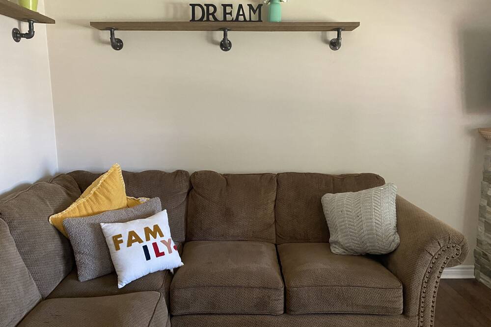 Photo of Livingroom in Hamilton