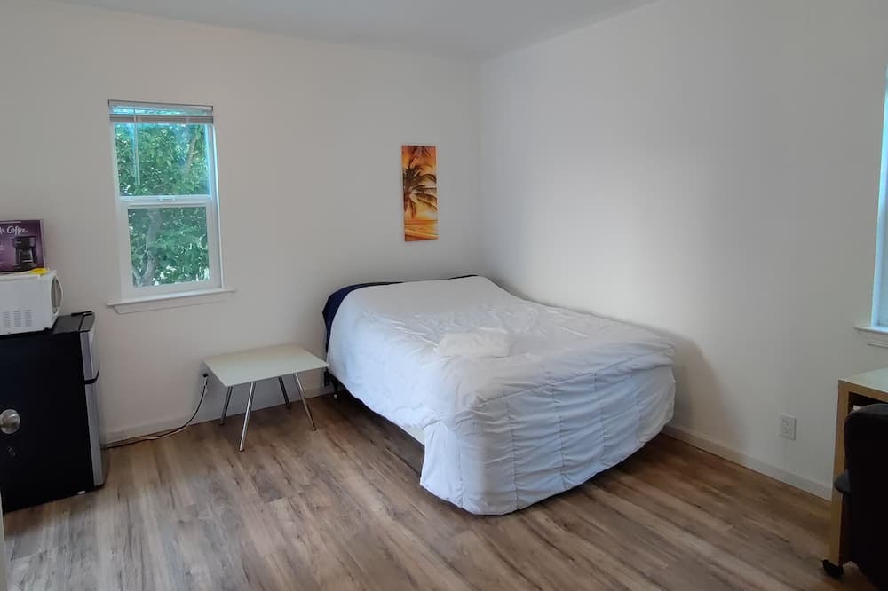 Photo of Bedroom in College Terrace